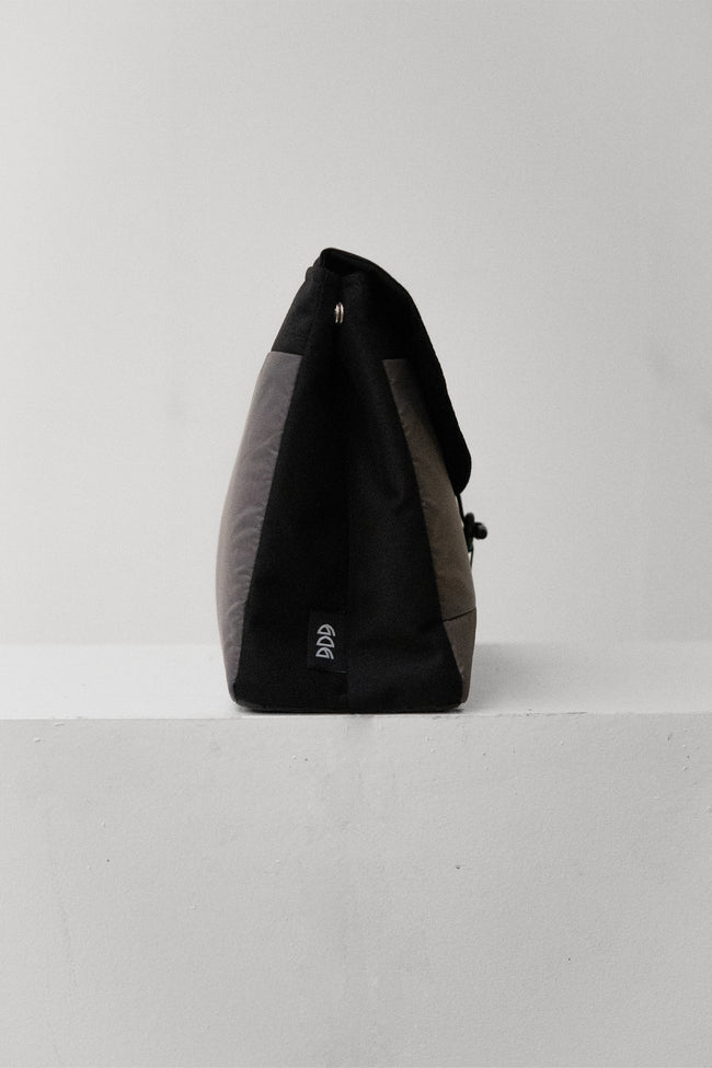 TROUSSE DE VOYAGE GRISE