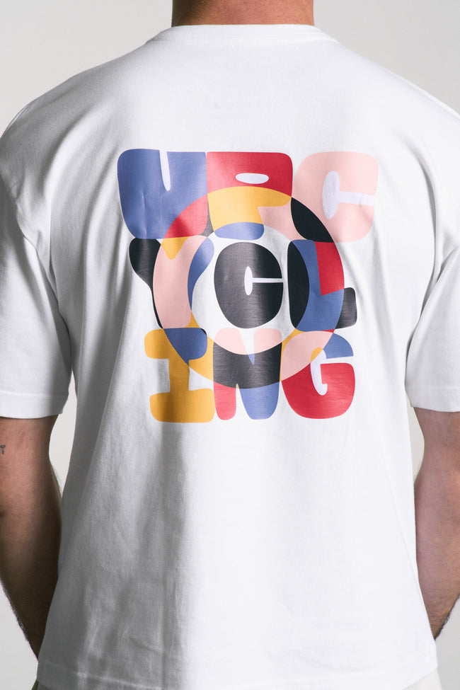 Tee-shirt unisexe en coton biologique de qualité, fabriqué en France en petite série à partir de stocks dormants. Confort durable, coupe large et courte, design original.